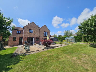 Property on Elm Hill, SP7 9HL