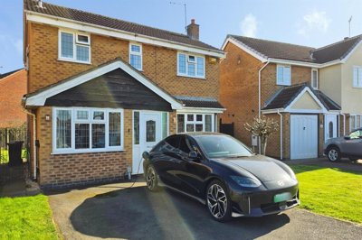 Property on Kingsmead Avenue, NG9 3QX