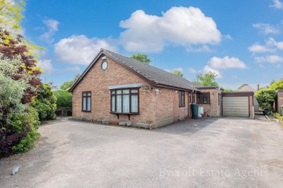 Property on The Meads, NR32 4JW