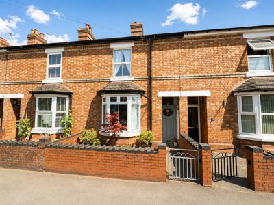 Property on Kings Road, WR11 3BF