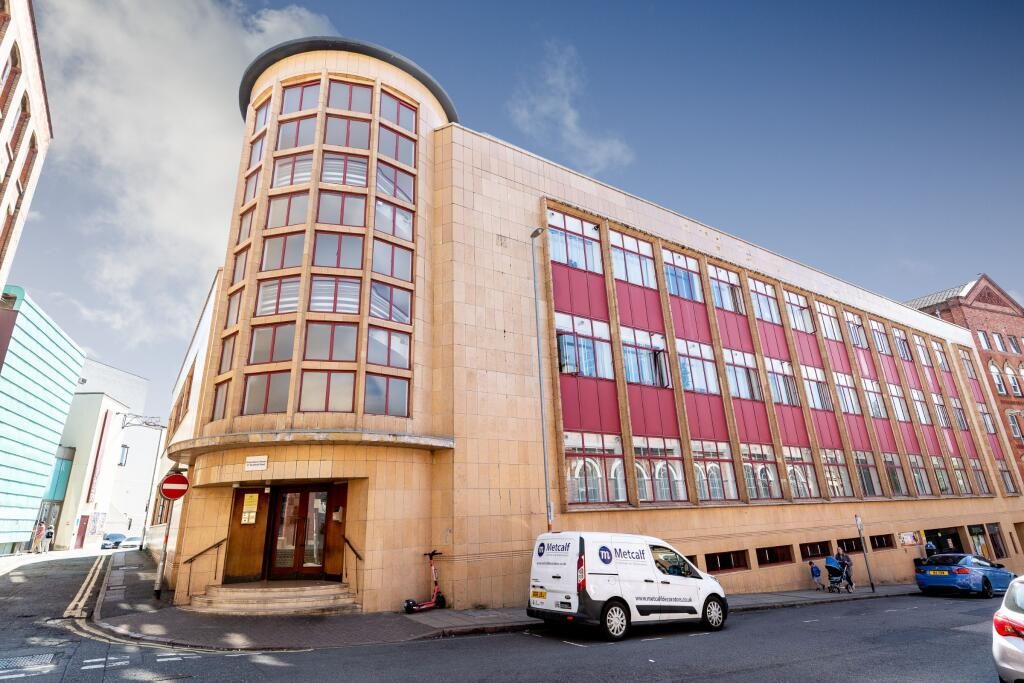 Property main image