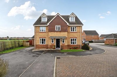 Property on Sunderland Gardens, RG14 6BN