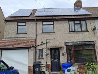 Property on Newbold Back Lane, S40 4HF