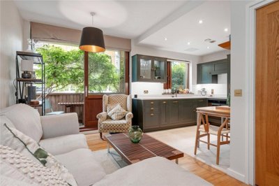 Property on Highbury Crescent, N5 1RX