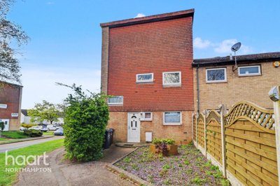 Property on Brackenfield Square, NN3 5AS