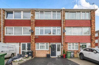 Property on Cadogan Avenue, DA2 6ES