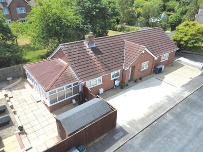 Property on Byron Close, RG14 7EJ