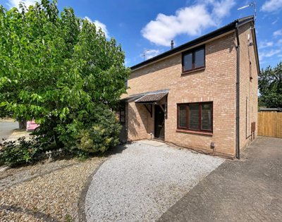 Property on Turton Way, CV8 2RT