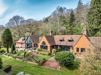 Property on GU27 3PJ