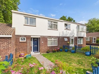 Property on Stonechat Gardens, BS16 1UQ