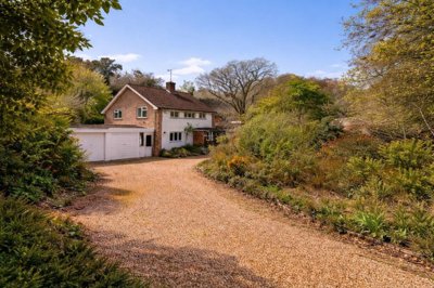 Property on Holly Hill, SO16 7ET