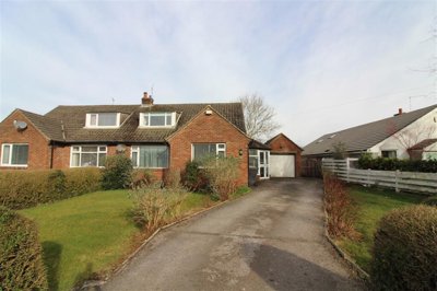 Property on Woodplumpton Lane, PR3 5JZ