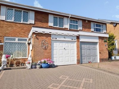 Property on Blackford Close, B63 1JU