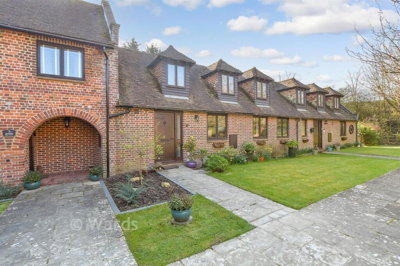 Property on Main Road, TN25 6JD