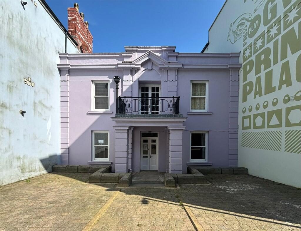 Terraced House