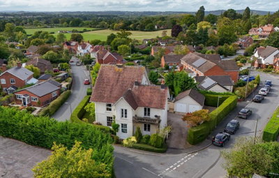 Property on WR13 6QJ