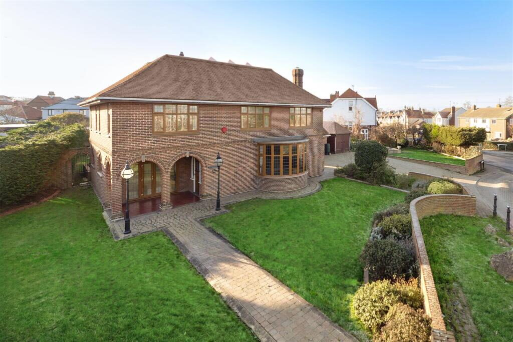 Property main image