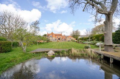 Property on Upper Weald, MK19 6EL