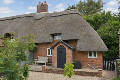 Property on Copperage Road, OX12 8NX