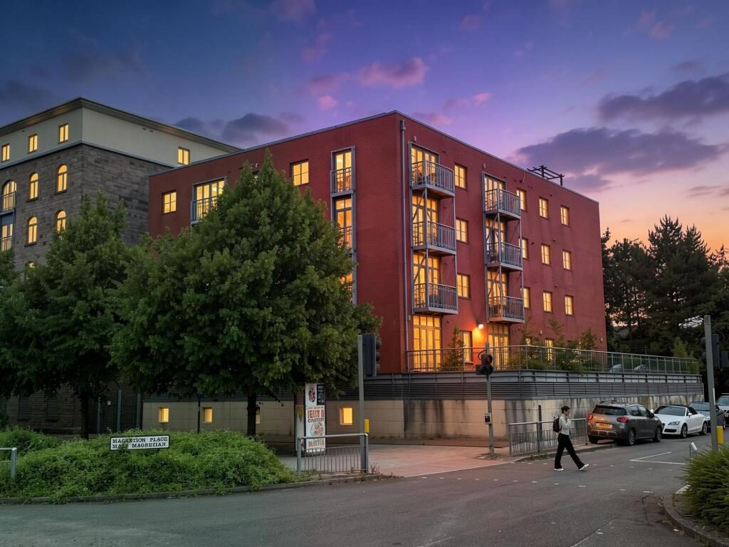 Property main image
