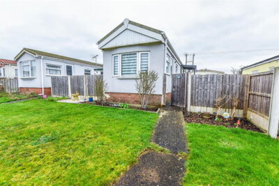 Property on Hook Street, GL13 9TG