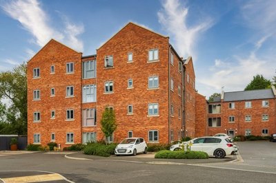 Property on Hadley Place, WR2 5FU