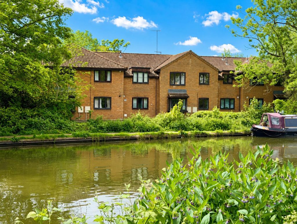 Property main image