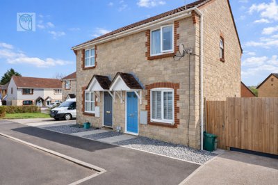 Property on Carn Celyn, CF38 2TF