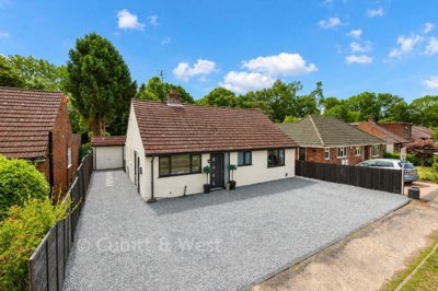 Property on Woodroyd Gardens, RH6 7LP