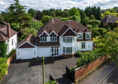 Property on Lothians Road, WV6 9PN