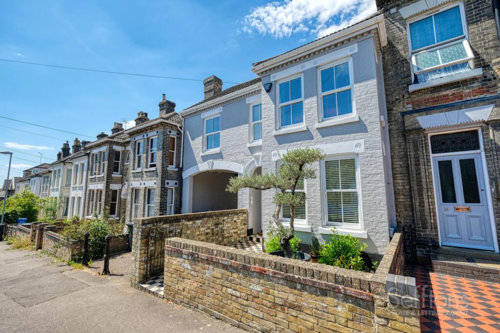 Property main image