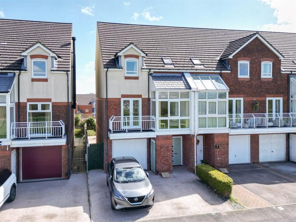 Terraced House