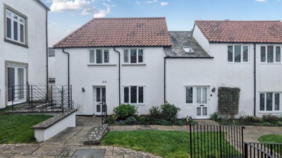 Property on Union Street, BA5 2RL