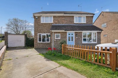 Property on Elizabeth Avenue, OX14 2NS