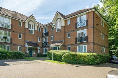 Property on Shaw Park, RG45 7QL