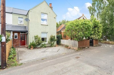 Property on Mount Pleasant, RG41 2YG
