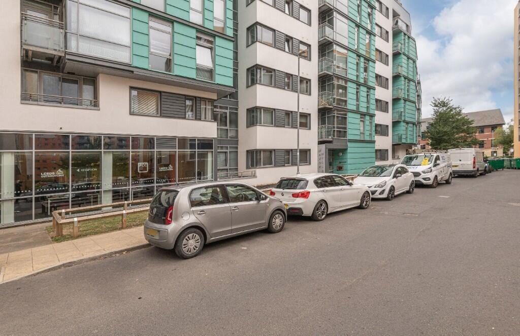 Property main image
