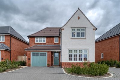Property on SP8 5FZ