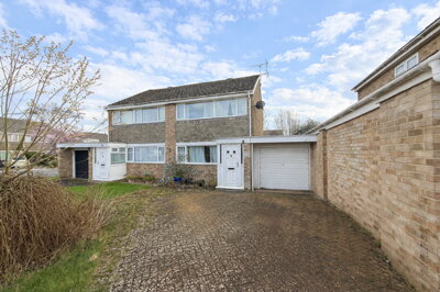 Property on Waylands, SN6 6BT