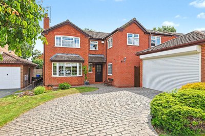 Property on Bunting Close, S42 7NU