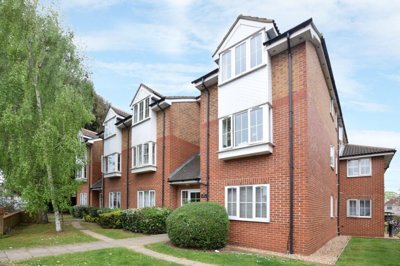 Property on Holm Oak Park, WD18 0XP