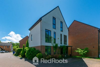 Property on Fox Gardens, DN5 0NF