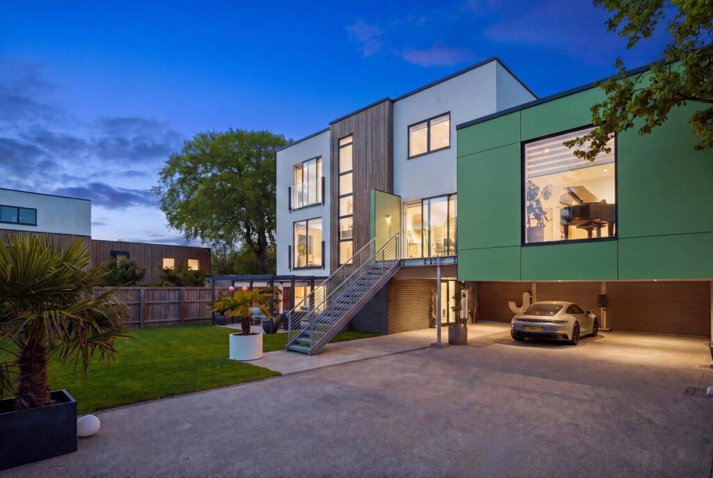 Property main image
