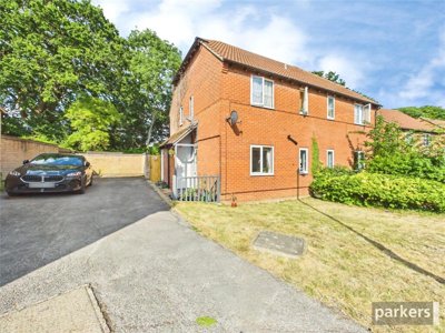 Property on Sharpthorpe Close, RG6 4DB