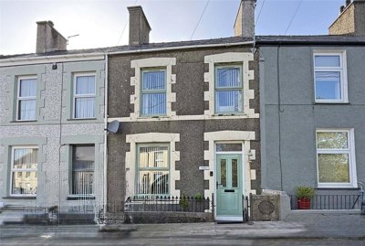 Property on Ffordd Clynnog, LL54 6NS