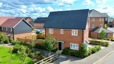 Property on Dairy Road, RG40 4AQ