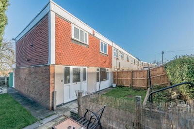 Property on Stonecliffe Green, LS12 5BB