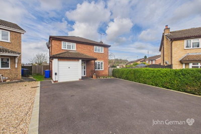 Property on Cricketers Close, DE15 9EH