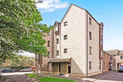 Property on Great Cannon Bank, EH15 1TN