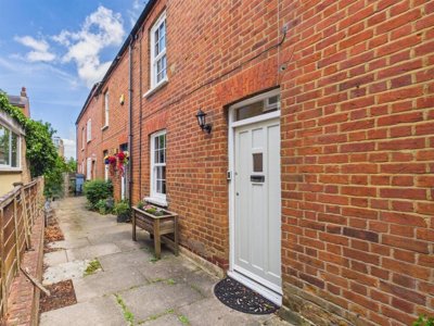 Property on St Marys Row, HP20 2JL